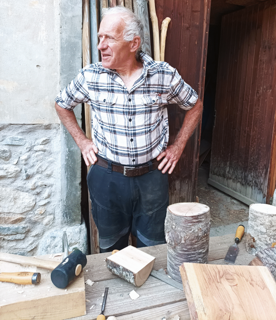 Séraphin le sculpteur sur bois