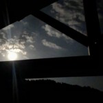 Pleine lune sur la maison